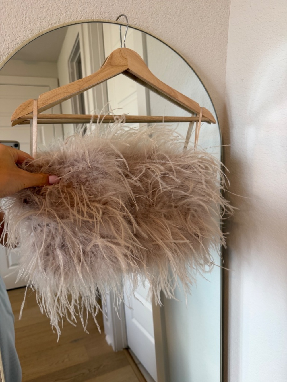 LaMarque Ostrich Feather Crop Top Small Beige Luxury Party - Picture 2 of 5